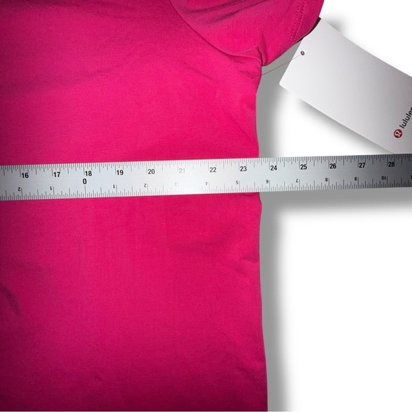 NWT LULULEMON Love Curved-Hem Crewneck T-Shirt - Passionate 16 - Picture 10 of 13